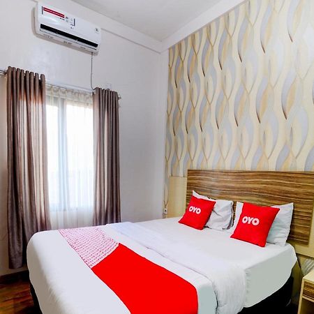 Oyo 90263 Hotel Diva Golf Bengkulu Exterior foto